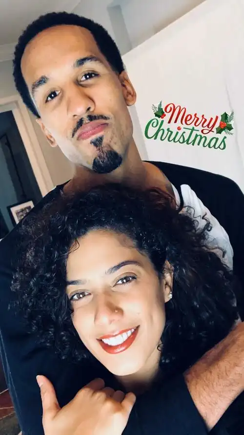 正文                    关键字 : 利文斯顿老婆太美