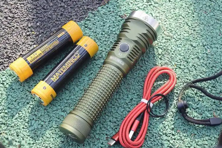 千米射程,握感舒适!迈特明酷a1远射强光手电体验_探险_照明_设计