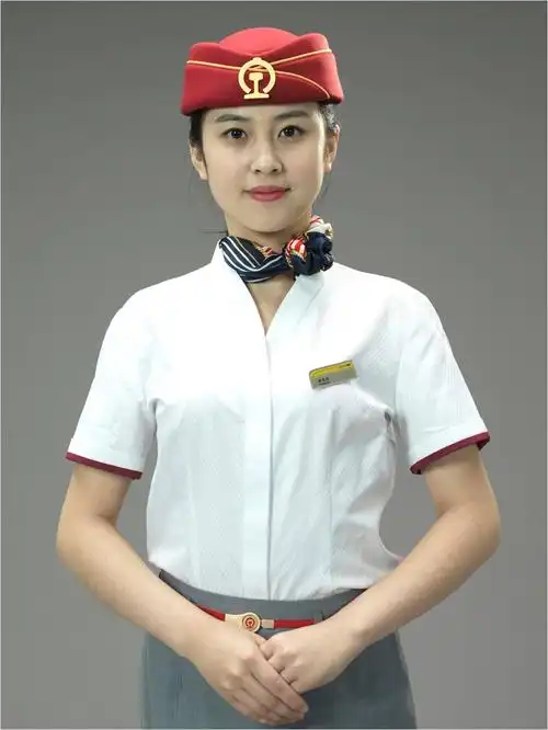 乘务员换新衣铁路15式新制服女路局机关看起来英姿飒爽