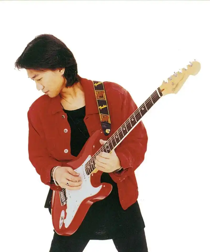 歌曲由黄家驹作曲,粤语版由刘卓辉作词,黄家驹独唱,1993年发行,收录在