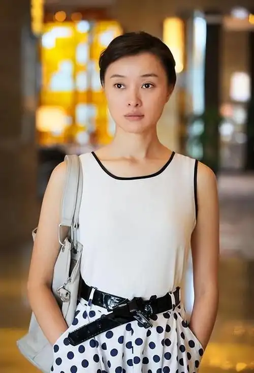 演员吴越惹争议!网友热议"坐等实名制"言论,吴越回应被质疑卖惨