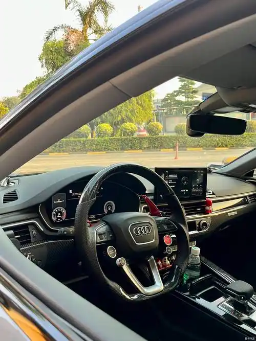 高级感奥迪a5内饰