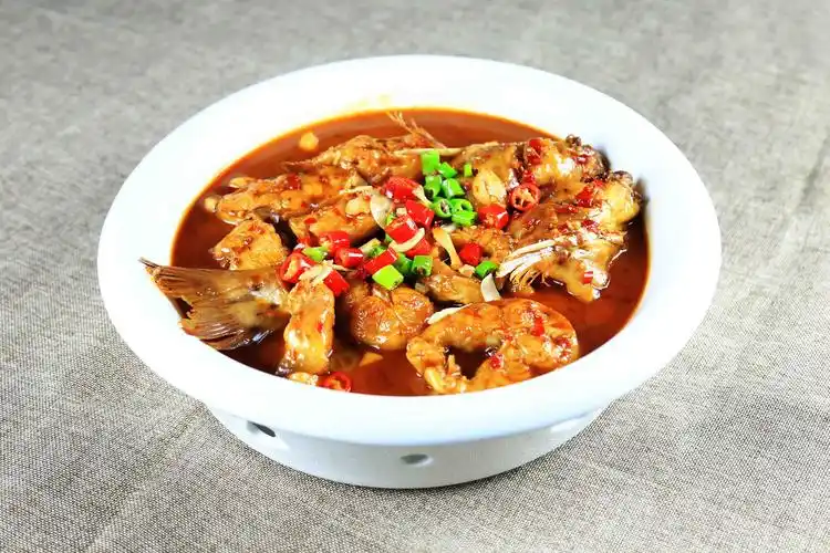 千岛湖酱烧鮰鱼