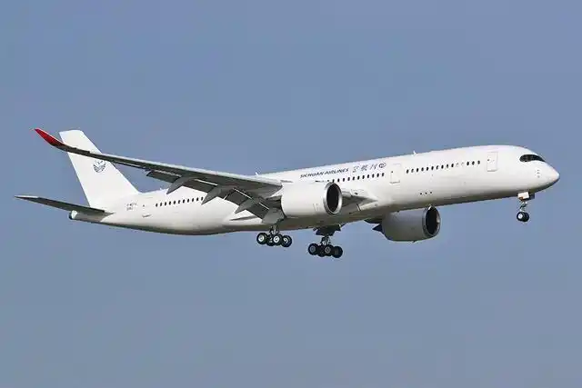 11月20日 川航引进一架空客 a350-900型客机