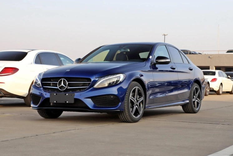 30万适合女司机开的中级轿车,奔驰c级换上1.5t会有人喜欢吗?