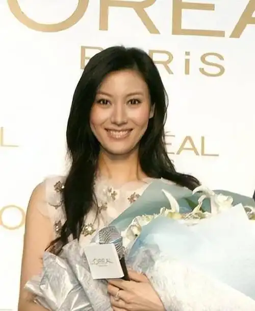 这一次李嘉欣遭到了反噬庄月明宝咏琴可以瞑目了