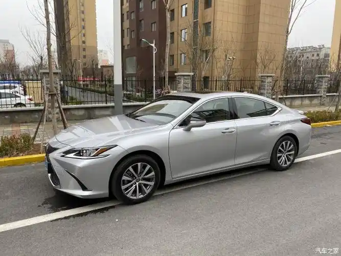 1238 | 回复: 6 雷克萨斯es论坛 车展上这个银色,老款有吗?