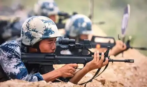 国产95式步枪列装20余年贬多于褒!加装长弓导轨才挽回好感_手机搜狐网