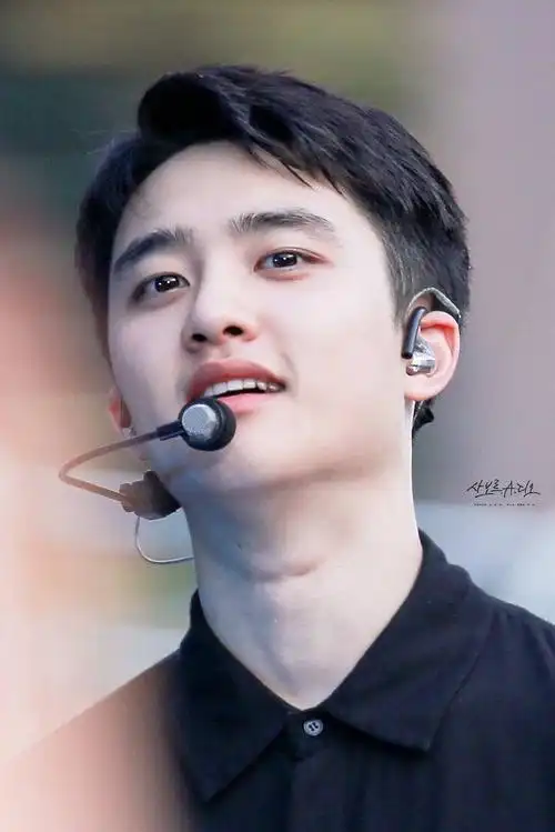 都暻秀图楼独一无二的寸头男爱豆