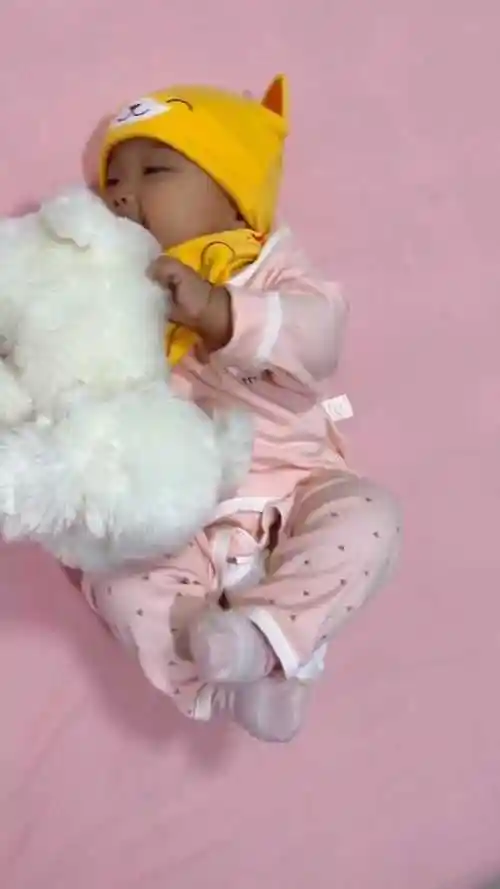 三到四个月的婴儿会出现一个厌奶期的阶段