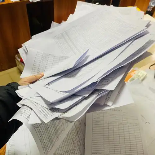 晚上加班,没完没了的写呀写呀,上学的时候都没有那么认真#工地资料员