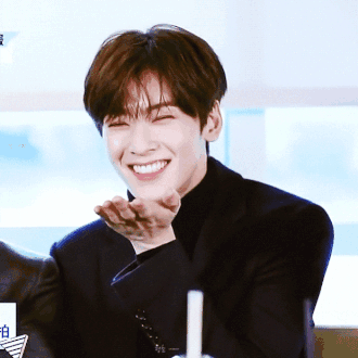 有人觉得车银优长得很奇怪吗?