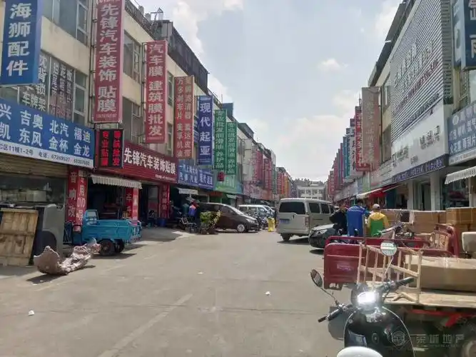 (出售) 官渡区东聚小车汽配城铺面出售, 年租金44万,仅卖660万