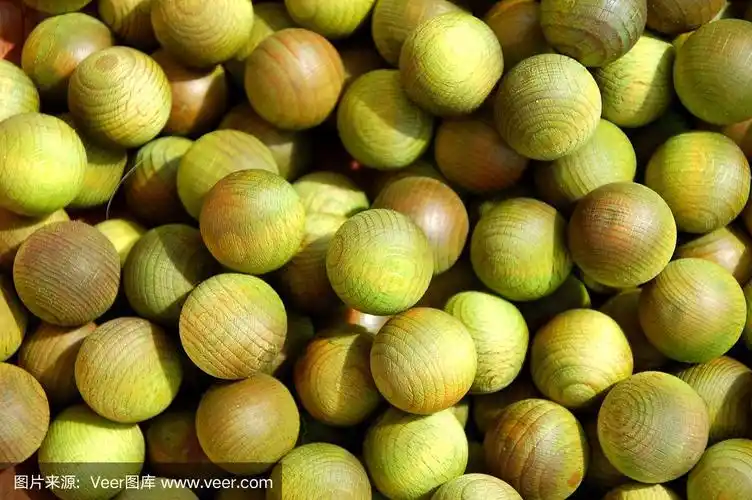 一堆有味道的木苹果