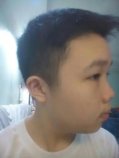 请问我的鼻子塌吗 是朝天鼻吗 怎麼捏会变挺 ?