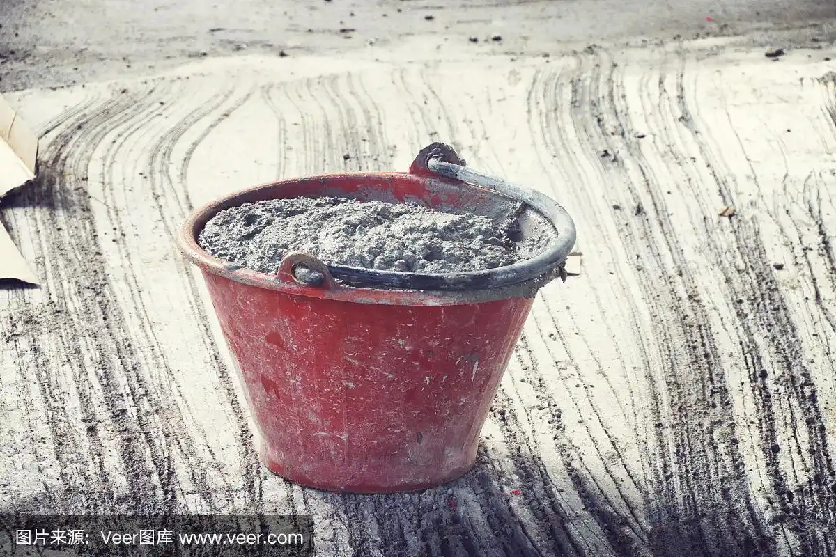 水泥桶是用建筑用砂制成的.