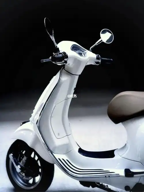 再见啦白色vespa150春天