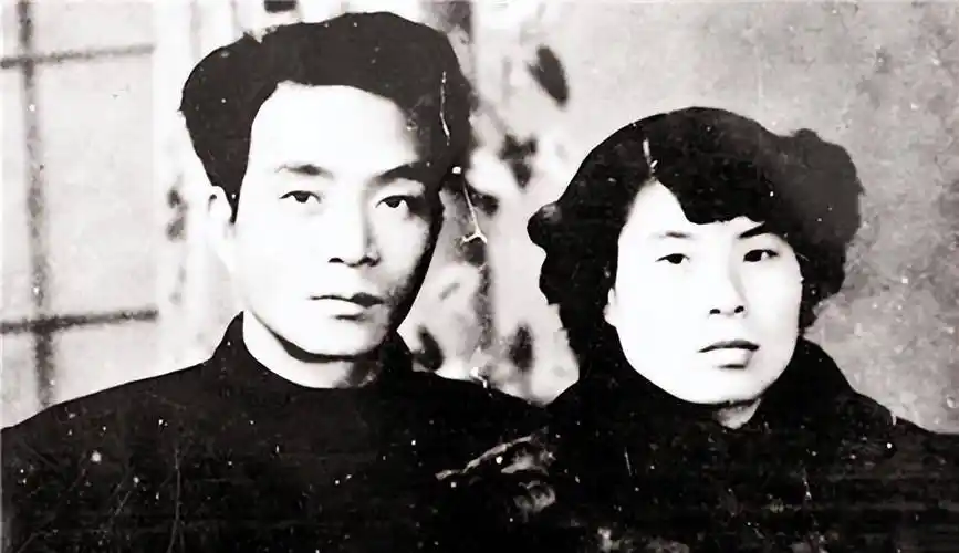 焦裕禄去世2年后迁坟兰考,数万百姓哭迎,下葬时妻子撞向棺木_地方