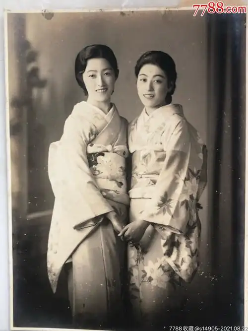 民国时期2个日本和服美女合影原版老照片