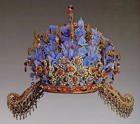 十二龙九凤冠(定陵博物馆藏)