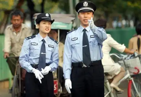 "99式执勤警服"有哪些优点和不足?为何深受民警的喜爱?