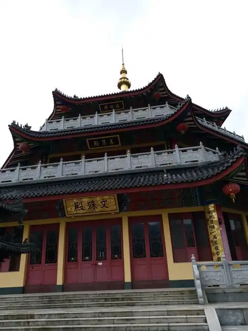 风景区一听听大自然溪流,瀑布声,妙觉寺设有泰国佛教长廊,有中国寺庙