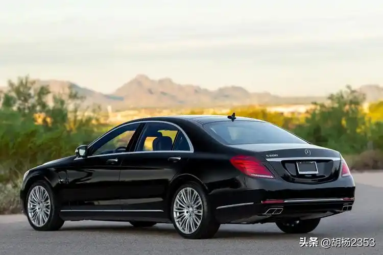 第六代梅赛德斯奔驰s级(w222)车型于2013年首次亮相