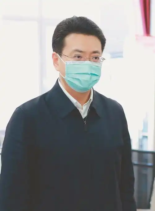 著名资源转型创新城市 访省第十三次党代会代表,大庆市委书记李世峰