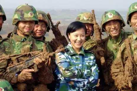 电视剧牵手人生主演丁丹妮照片