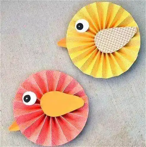 小学手工制作大全步骤简单又漂亮1,首先准备一块硬纸板,如下图所示:2