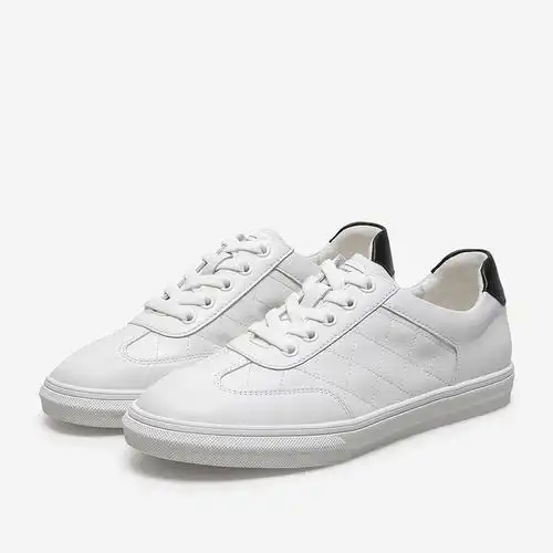 百思图春季商场同款简约休闲平底底板鞋女休闲鞋时尚休闲鞋