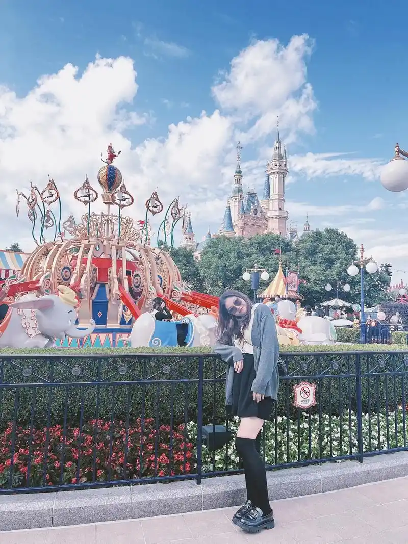 璀璨烟火下的在逃公主78.#浪漫的城市 #上海迪士尼乐园 #迪 - 抖音