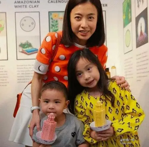 大刘的几个子女相貌都很出色啊