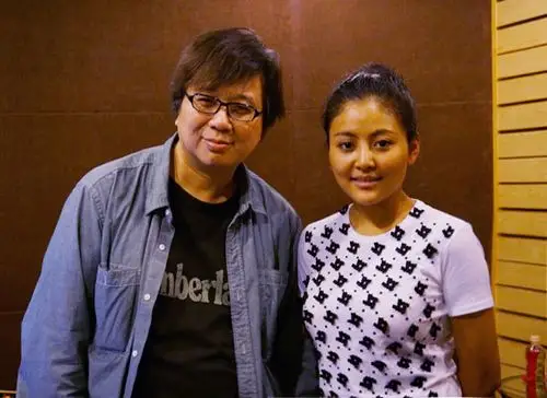 阿鲁阿卓献声《烽火佳人》 金培达监棚赞叹不已