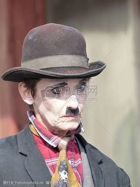 马戏团演员的表情 查理 卓别林 副本 马戏团 白 服装 伤心 表情 脸