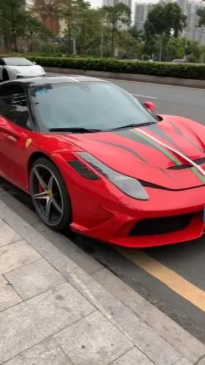 街拍#法拉利458.有点肥猪流的感觉!