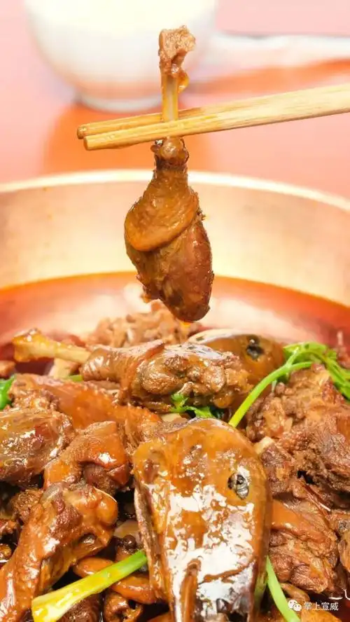 宣威窑坡这家店有点怪黄焖鸭怪好吃还不上火