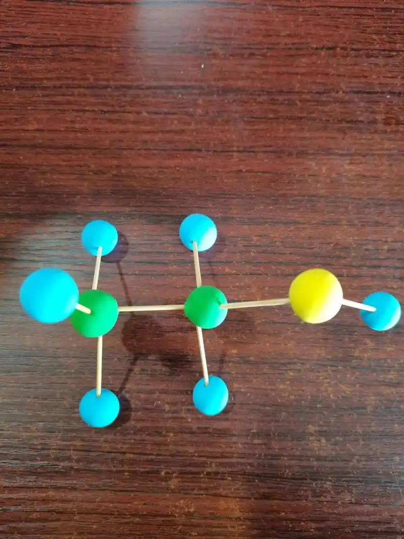 乙醇原子模型 有点手残