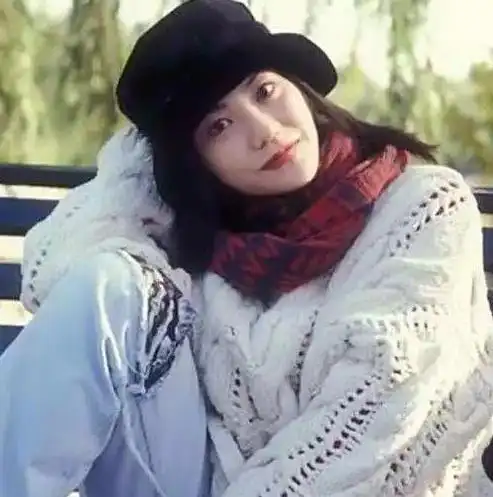 新晋柏林影后咏梅年轻时气质似宋慧乔老公竟是王菲初恋