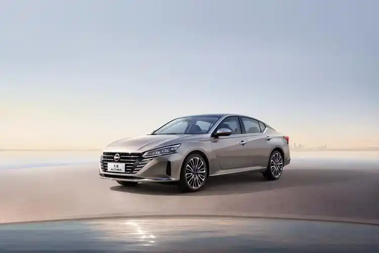 定位智慧驾享新旗舰东风日产全新天籁售价1798万2398万元