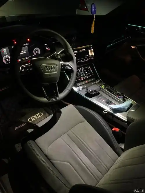 【图】晚上氛围灯还错_奥迪a6l论坛_汽车之家论坛