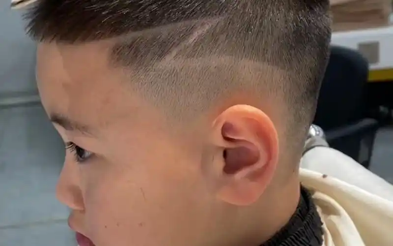 儿童理发教程,男孩剪发教程-拼装小队的小黄车-默认收藏夹-哔哩哔哩