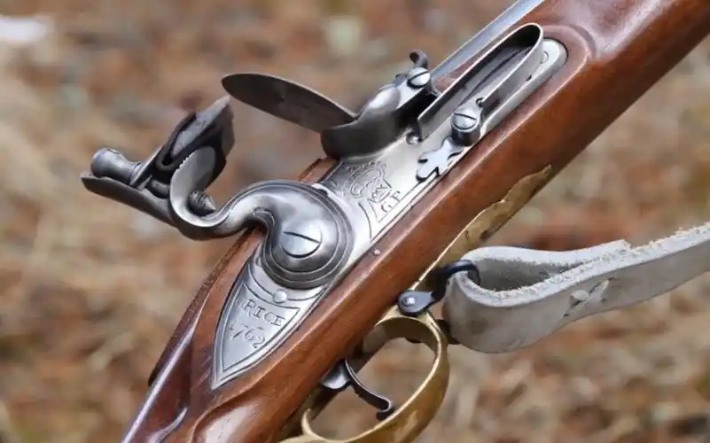 褐贝斯燧发枪射击展示