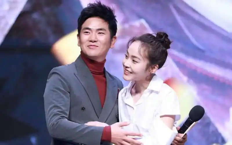 张佳宁:拒认亲父,舅舅是张晓龙,为给母亲买豪宅2年接下18部戏_角色