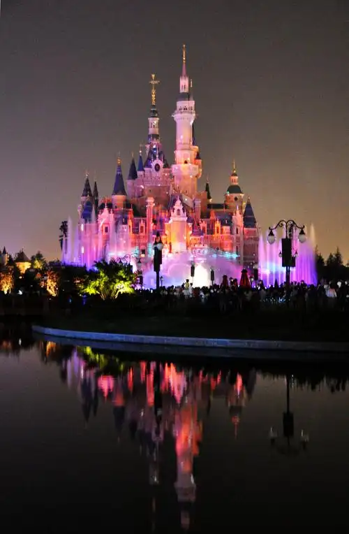 【二.走进上海迪士尼乐园,梦幻城堡激光烟花秀 ю】