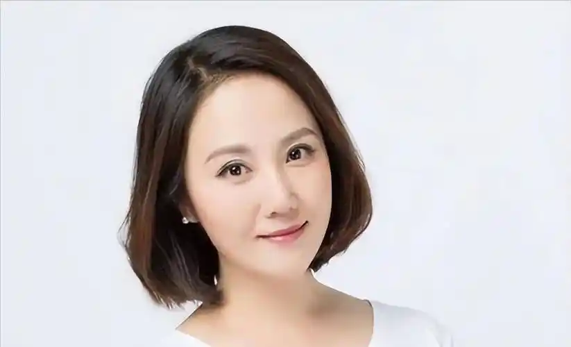 人徐洁,不想为家庭放弃事业,从年轻到老都漂亮_新闻_广大观众_珠江