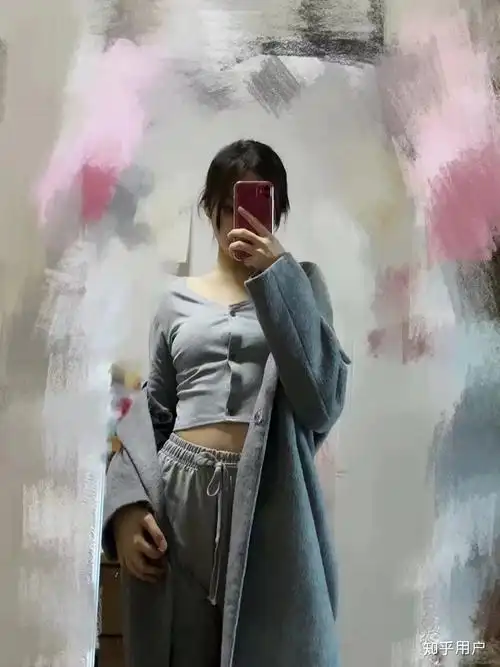 为什么女生对着镜子拍全身照会画马赛克? - 知乎