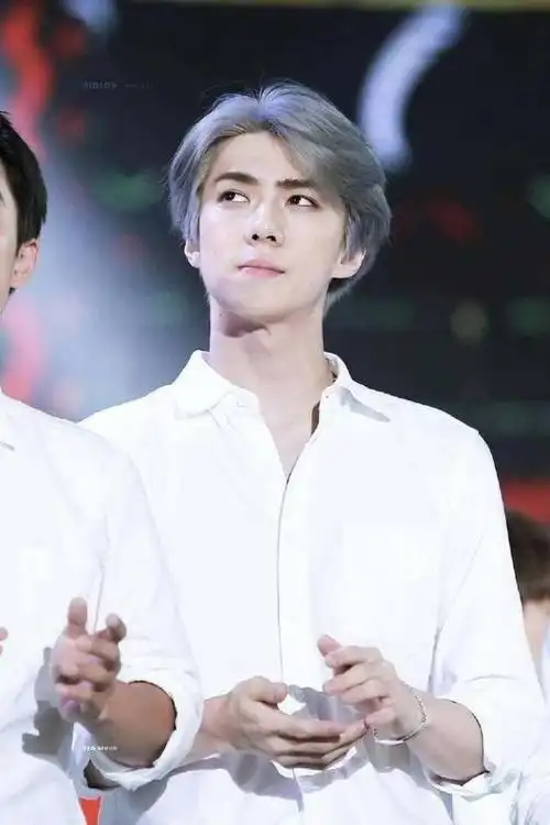 吴世勋银发时期真是太令人惊艳了_新浪看点