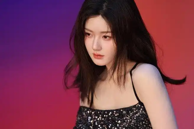 赵露思百变露思上线温柔的披肩半扎俏皮的低丸子头