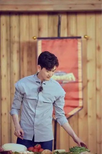 张翰《勇敢的世界》解锁新技能 承包笑点获赞"宝藏男孩"